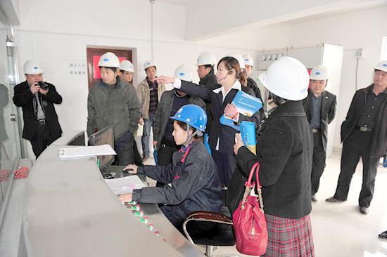 濮陽(yáng)市住建局、墻改辦等領(lǐng)導(dǎo)一行蒞臨我司視察3
